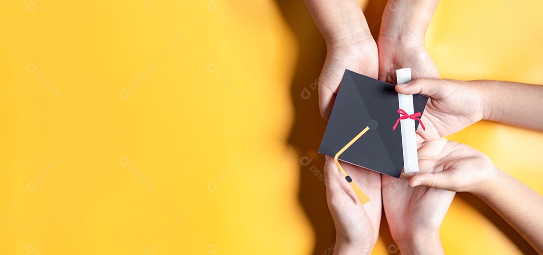 Conceito de formatura. Aprender educar, estudar conhecimento para ideias