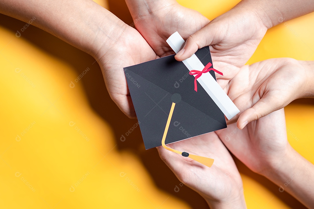 Conceito de formatura. Aprender educar, estudar conhecimento para ideias