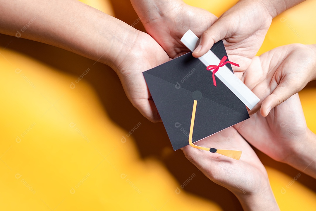 Conceito de formatura. Aprender educar, estudar conhecimento para ideias