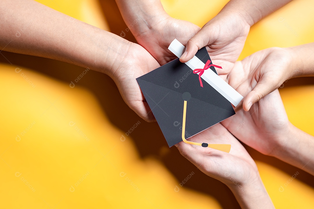 Conceito de formatura. Aprender educar, estudar conhecimento para ideias