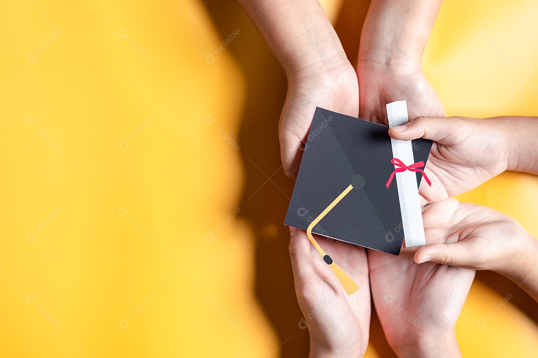 Conceito de formatura. Aprender educar, estudar conhecimento para ideias