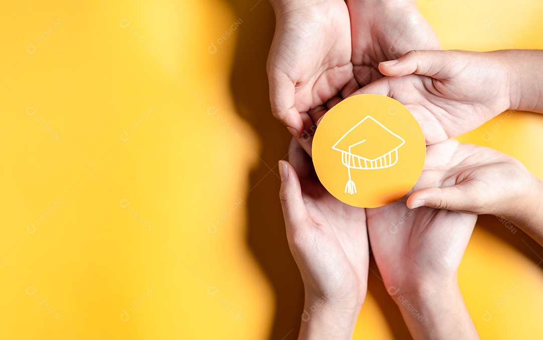 Conceito de formatura. Aprender educar, estudar conhecimento para ideias