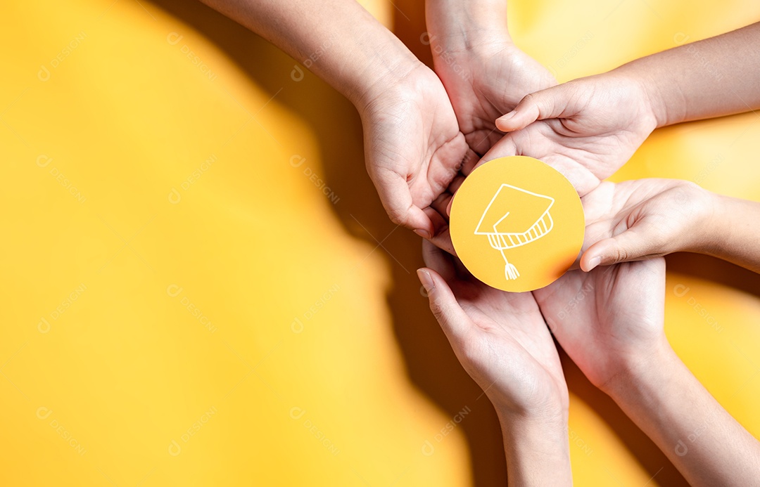 Conceito de formatura. Aprender educar, estudar conhecimento para ideias