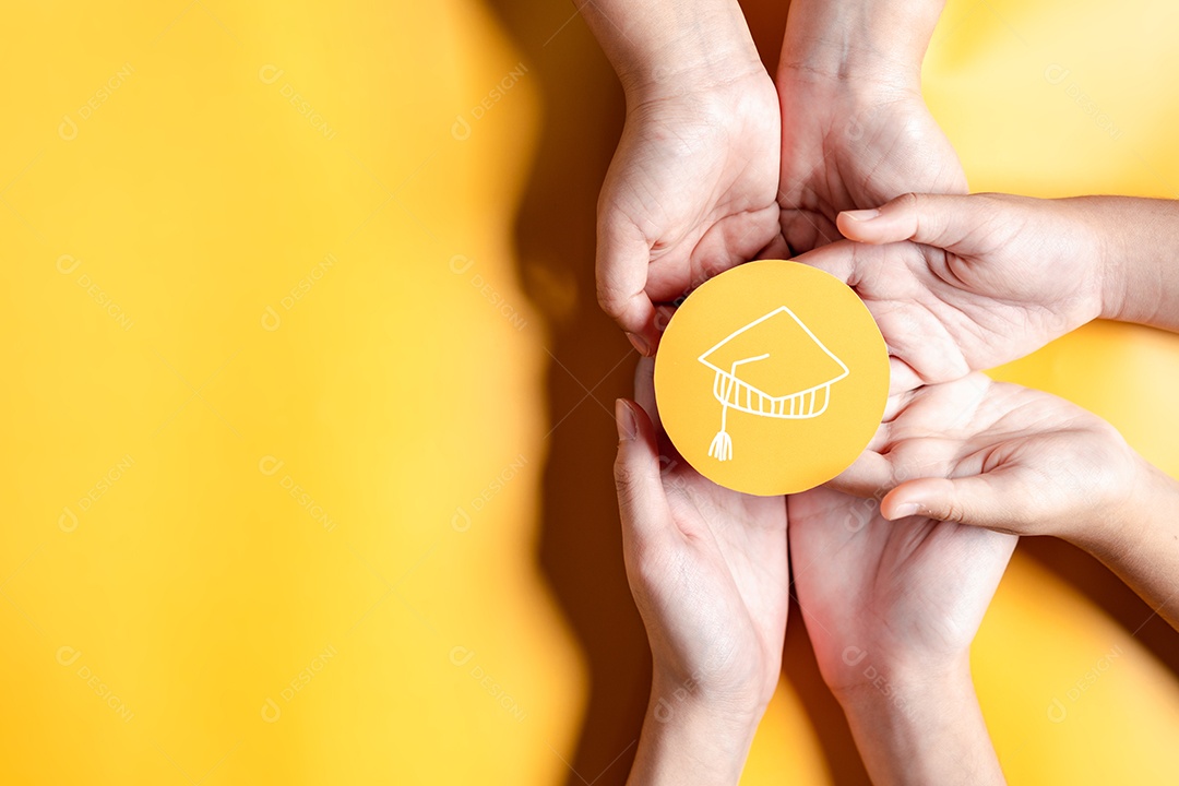 Conceito de formatura. Aprender educar, estudar conhecimento para ideias