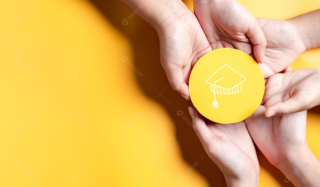 Conceito de formatura. Aprender e educar