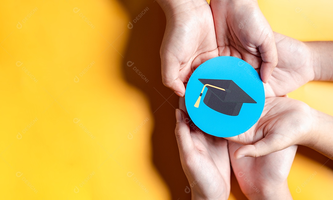 Conceito de formatura. Aprender educar, estudar conhecimento para ideias