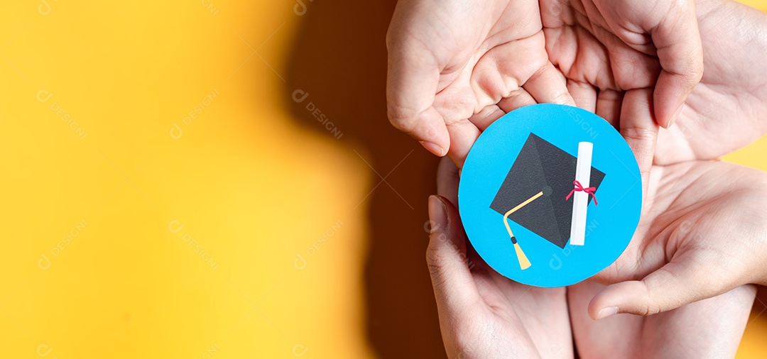 Conceito de formatura. Aprender educar, estudar conhecimento para ideias