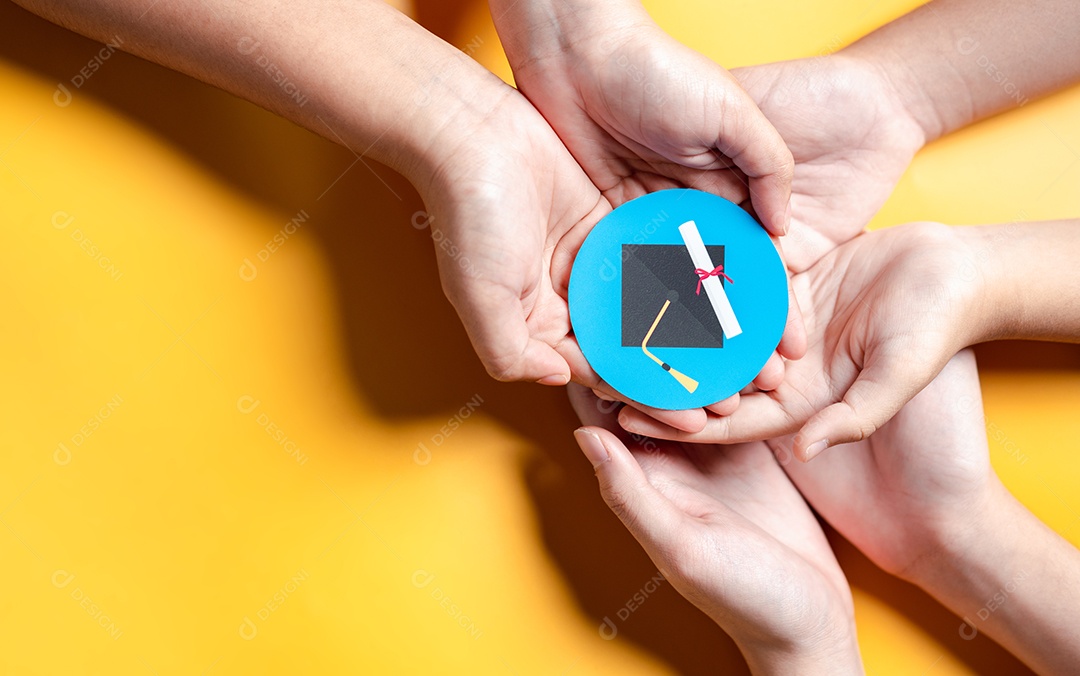 Conceito de formatura. Aprender educar, estudar conhecimento para ideias