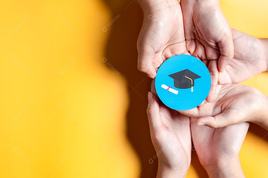 Conceito de formatura. Aprender educar, estudar conhecimento para ideias