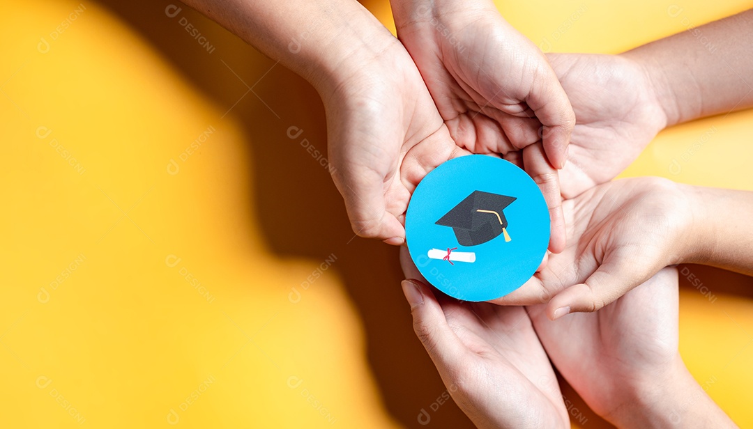 Conceito de formatura. Aprender educar, estudar conhecimento para ideias