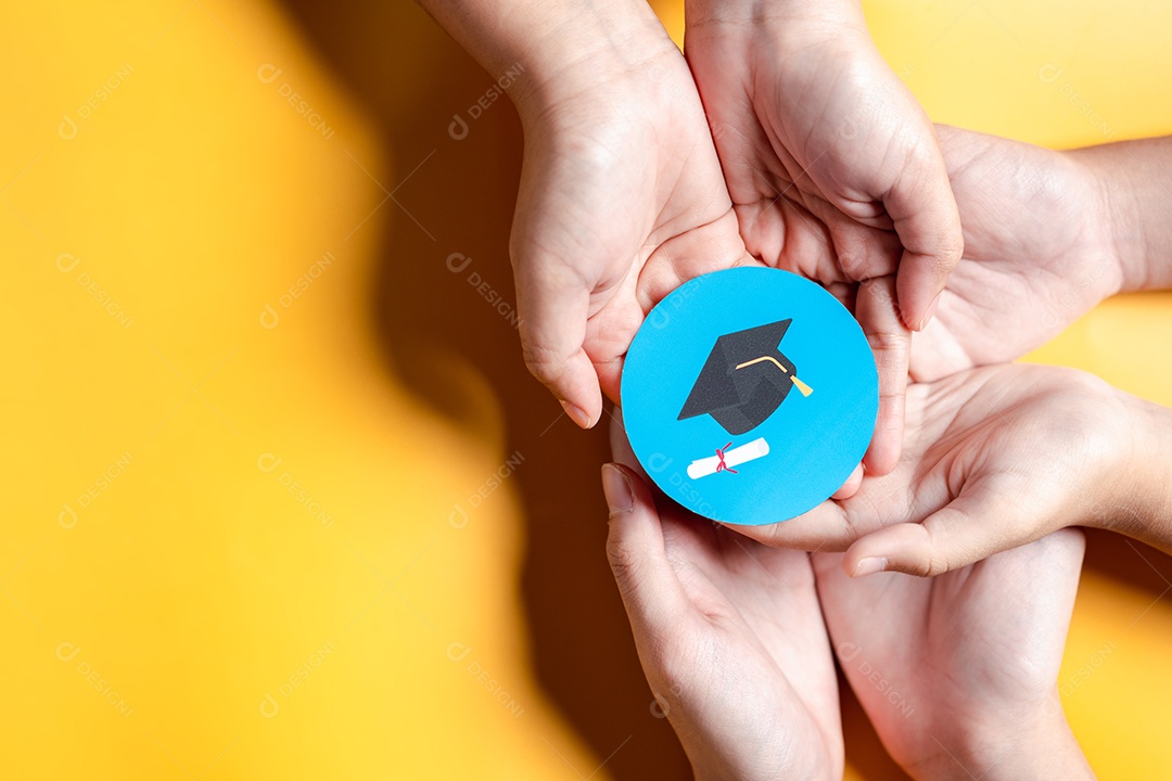 Conceito de formatura. Aprender educar, estudar conhecimento para ideias