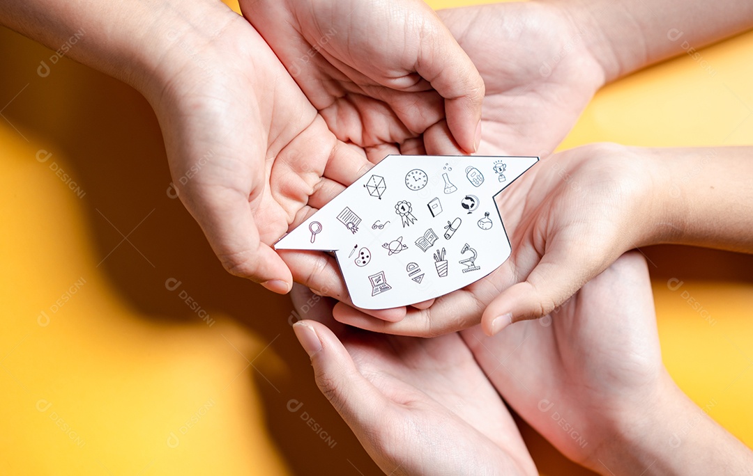 Conceito de formatura. Aprender educar, estudar conhecimento para ideias