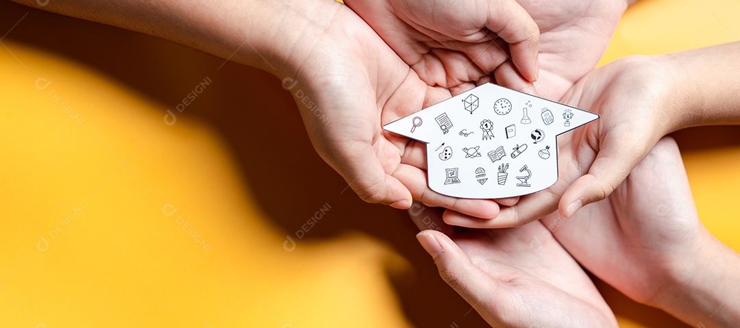 Conceito de formatura. Aprender educar, estudar conhecimento para ideias