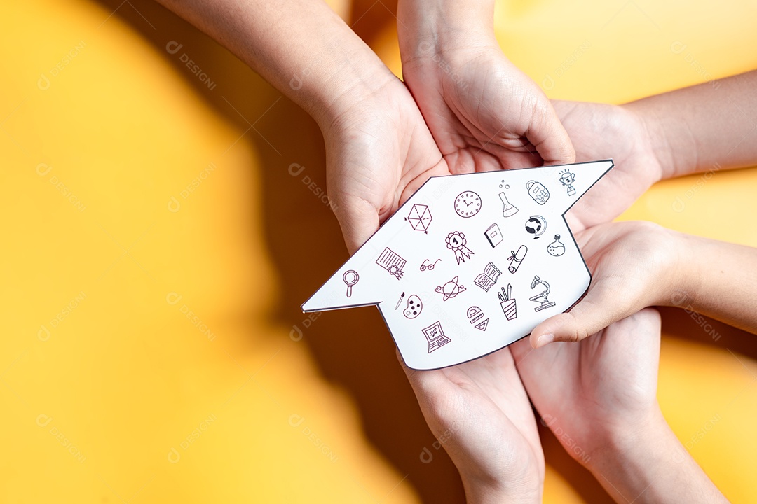 Conceito de formatura. Aprender educar, estudar conhecimento para ideias