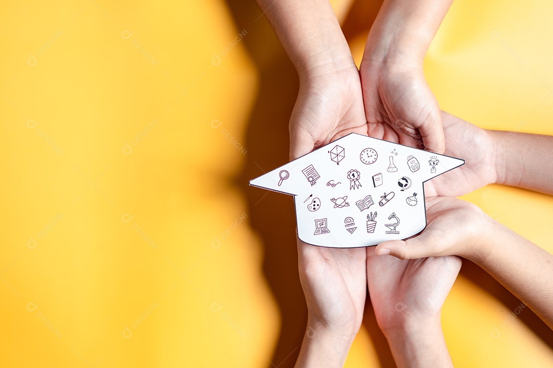 Conceito de formatura. Aprender educar, estudar conhecimento para ideias