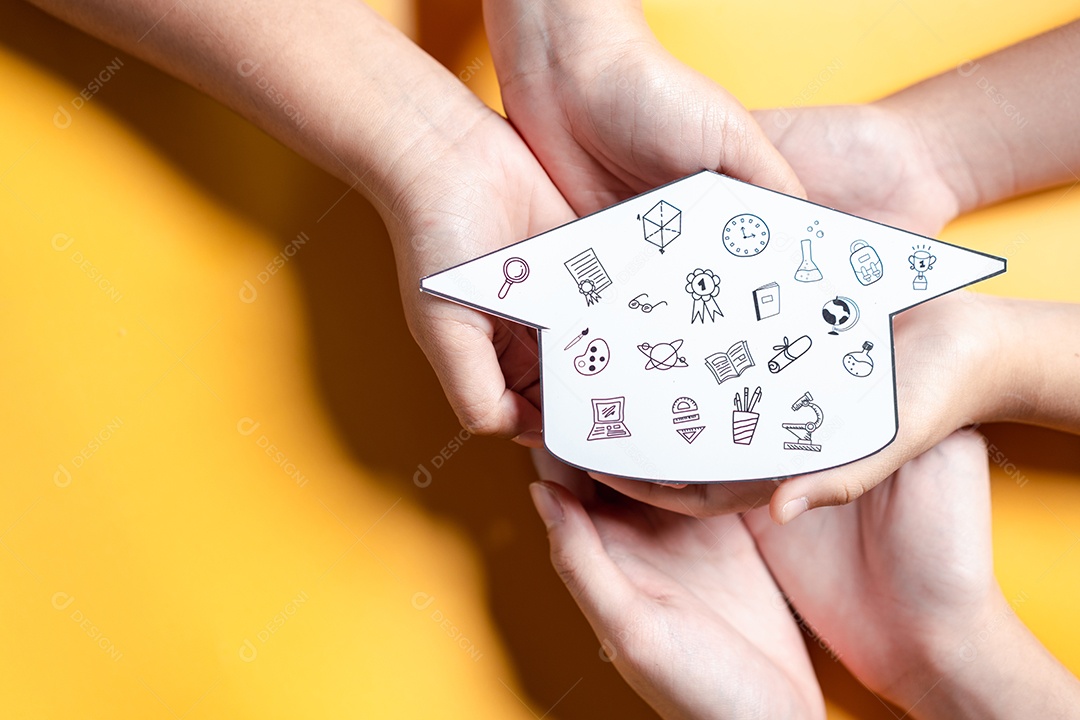 Conceito de formatura. Aprender educar, estudar conhecimento para ideias