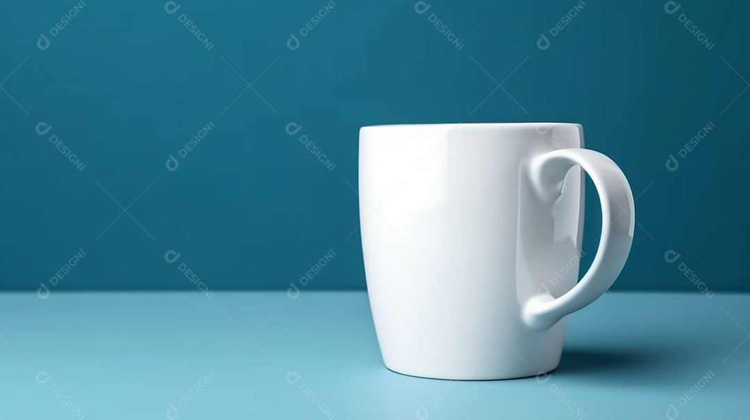 Xícara de chá ou café em um fundo azul