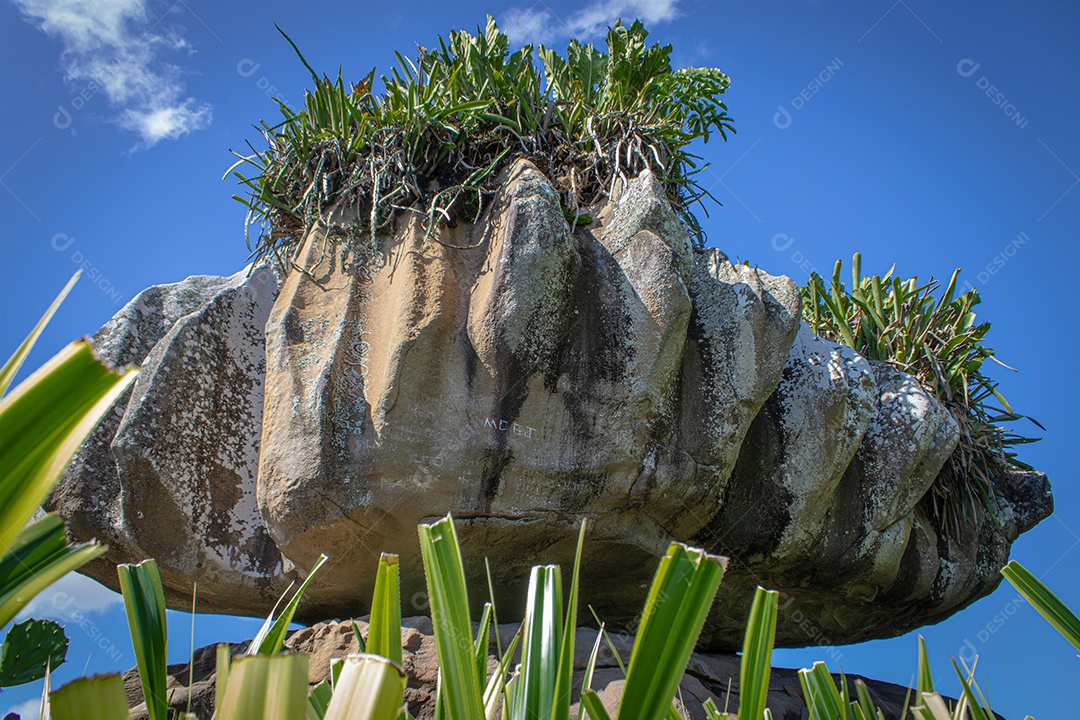 Linda vista do Parque da Pedra da Cebola, na cidade de Vitória, Espírito Santo. Visualização de detalhes com moldura. exposição curta.
