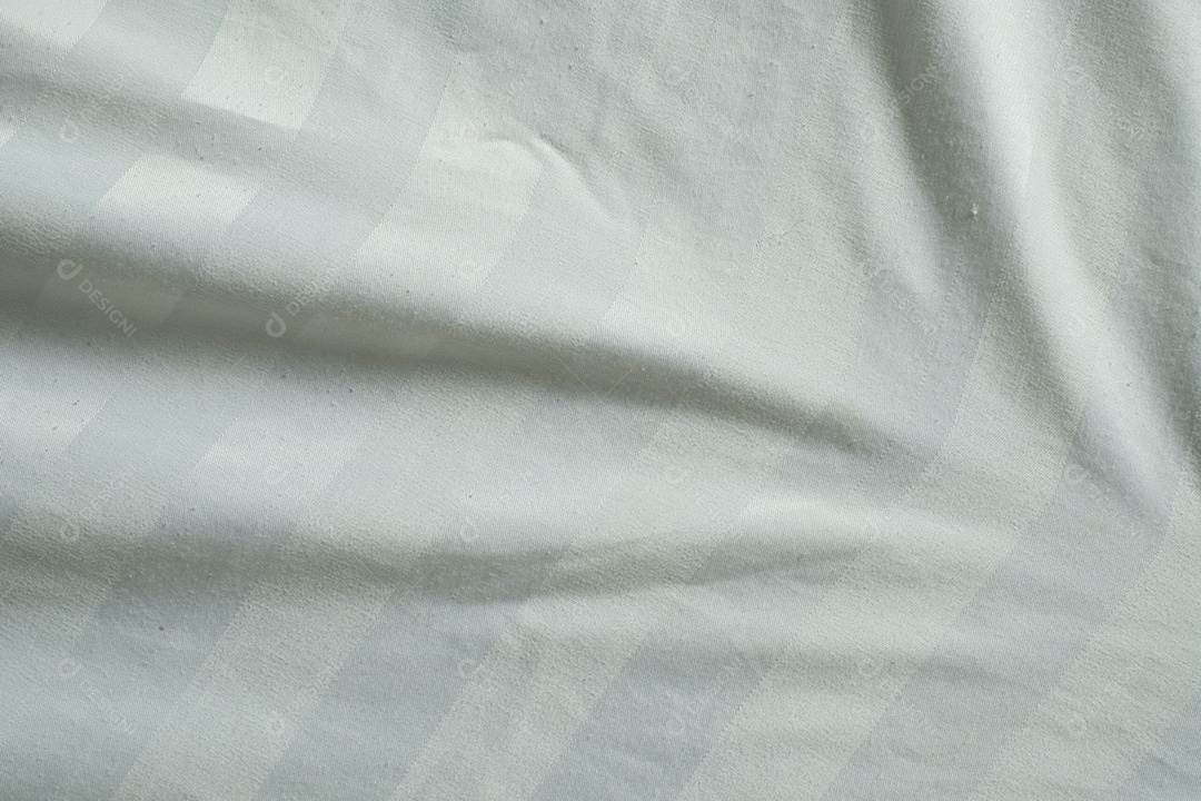 Papel branco limpo, fundo enrugado, abstrato.