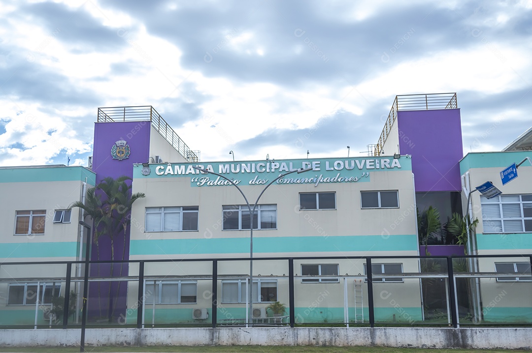 Prefeitura Municipal de Louveira sp,vista da fachada da estrutura,palácio dos emancipadores.