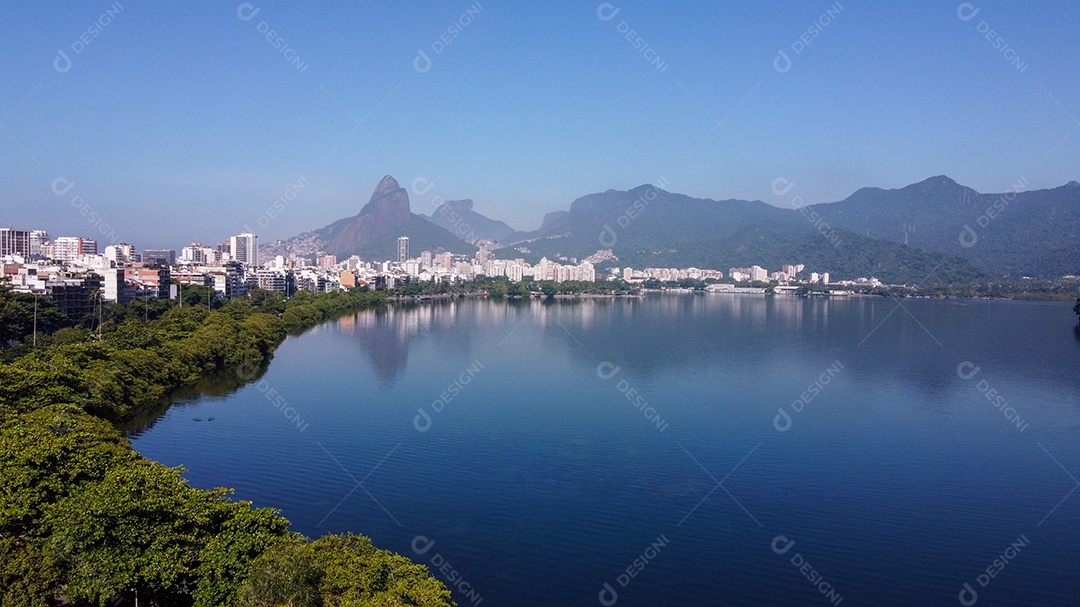 Imagem aérea da lagoa rodrigo de freitas no Rio de Janeiro, Brasil.