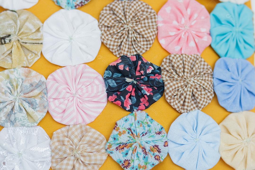 O artesanato do ioiô é composto por vários pequenos pacotes