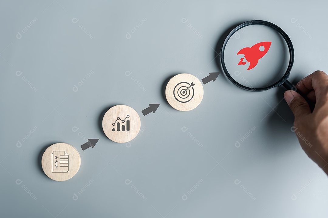 Conceito de realização de atalho de sucesso de crescimento rápido de negócios