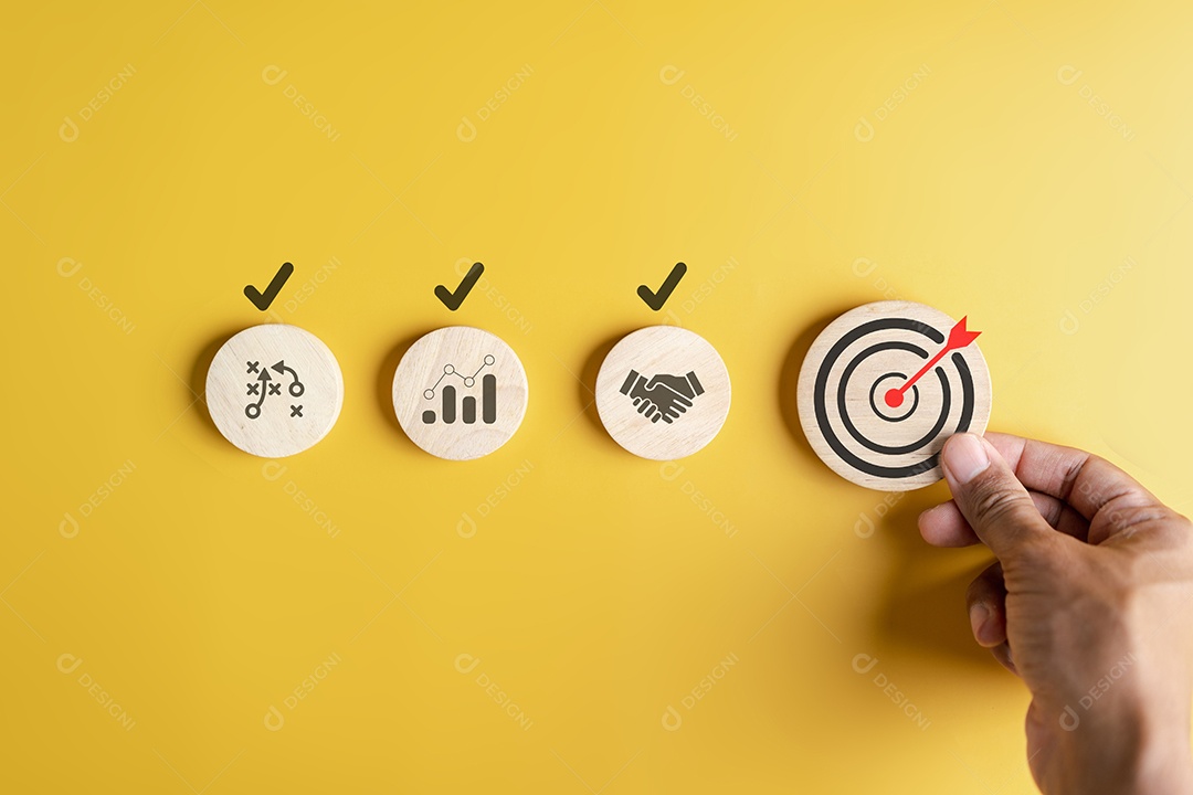 Lista de verificação Gerenciamento de qualidade com garantia de qualidade ou QA e controle de qualidade ou QC e melhoria.