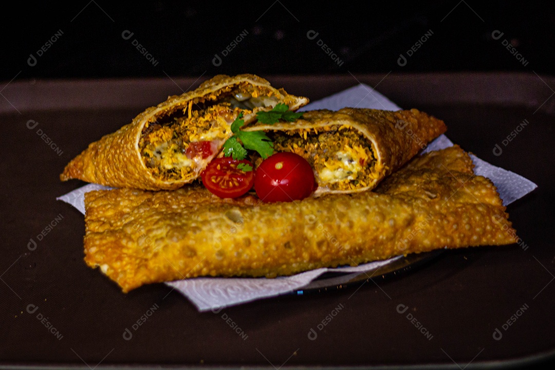 Pasteis quente saboroso e frito