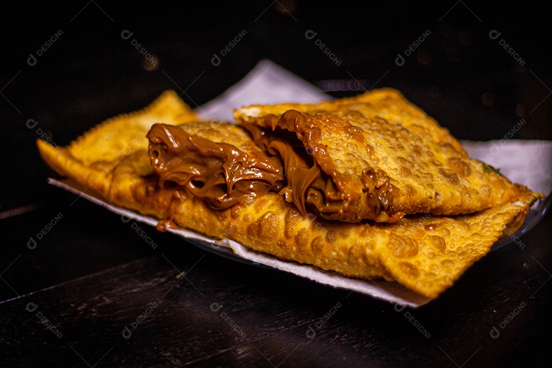 Pasteis quente saboroso e frito