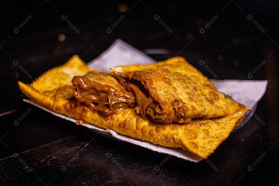 Pasteis quente saboroso e frito