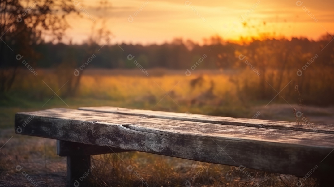 Mesa de madeira vazia fundo desfocado.