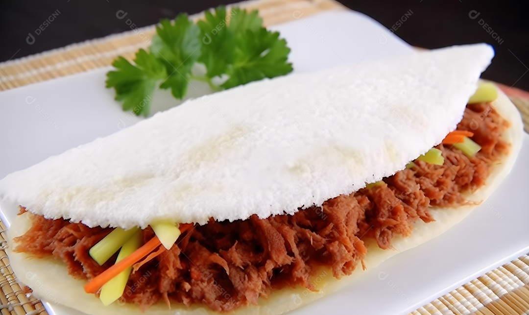 Tapioca Rechiada Sobre A Mesa