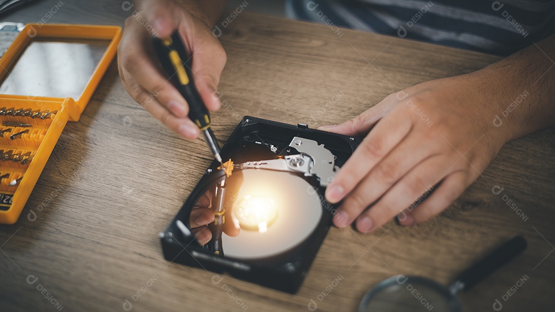 Feche acima do hardware do mecanismo interno do disco rígido.