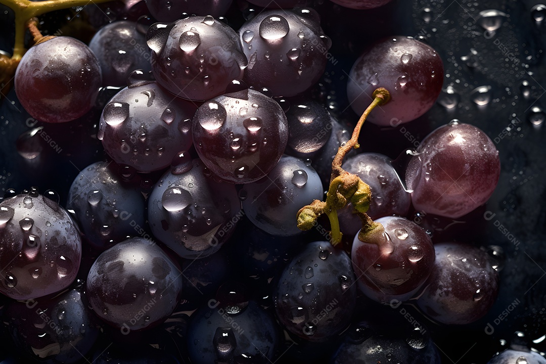 Ameixas saborosas sobre fundo isolado