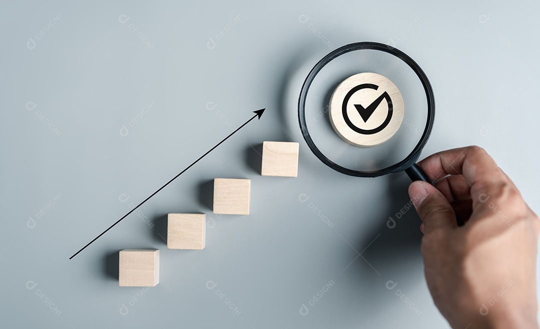 Etapa para garantia aprovada pelo padrão de qualidade ou QA e controle de qualidade ou QC e melhoria.