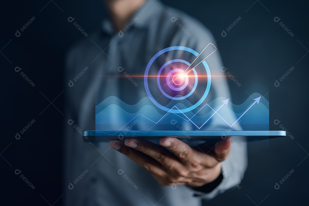 Empresários investidor investimento no mercado de ações usando smartphone para analisar dados de negociação.