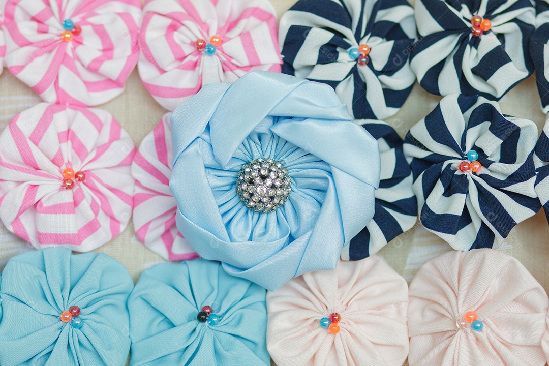 O artesanato do ioiô é composto por vários pequenos pacotes