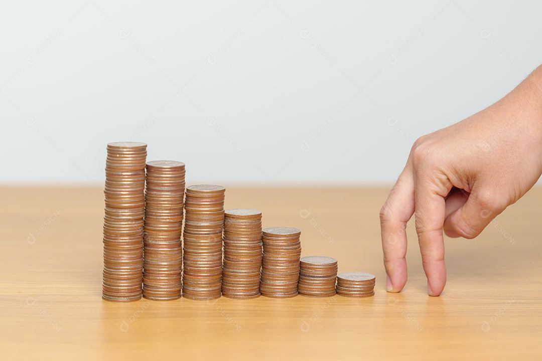 Poupança de dinheiro para plano futuro, fundo de aposentadoria, pensão, investimento, negócios de riqueza e conceitos financeiros.