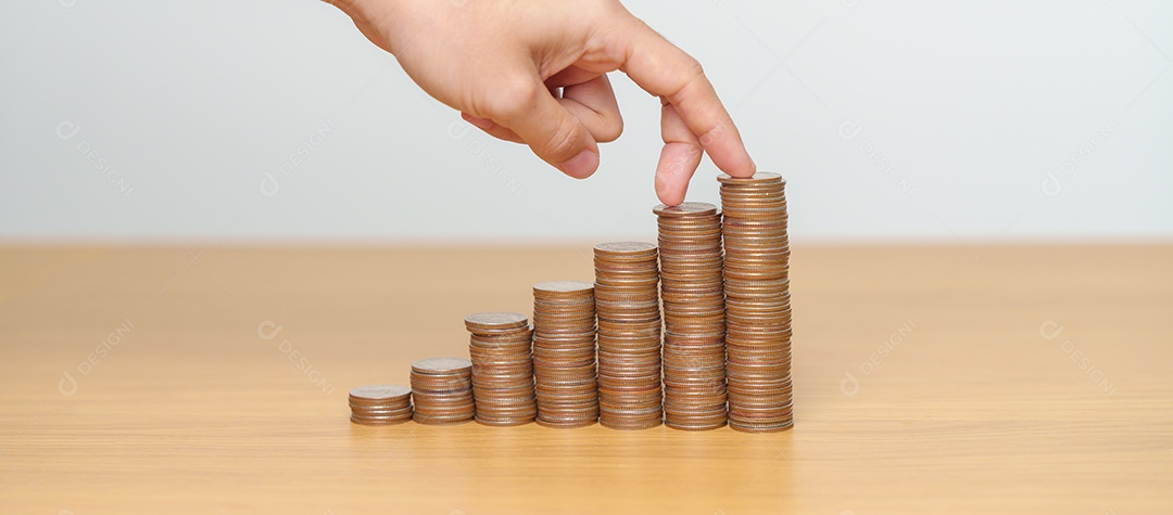 Poupança de dinheiro para plano futuro, fundo de aposentadoria, pensão, investimento, negócios de riqueza e conceitos financeiros.