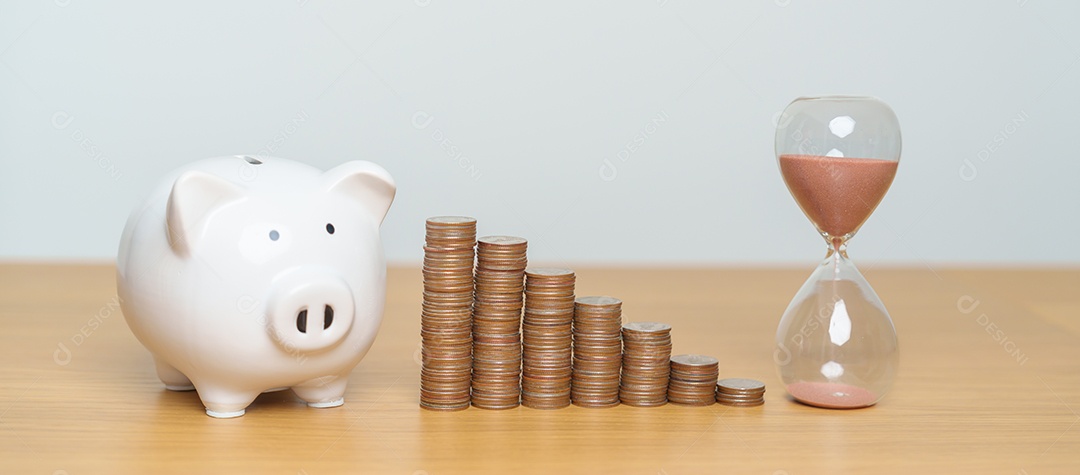 Poupança de dinheiro para plano futuro, fundo de aposentadoria, pensão, investimento, negócios de riqueza e conceitos financeiros.