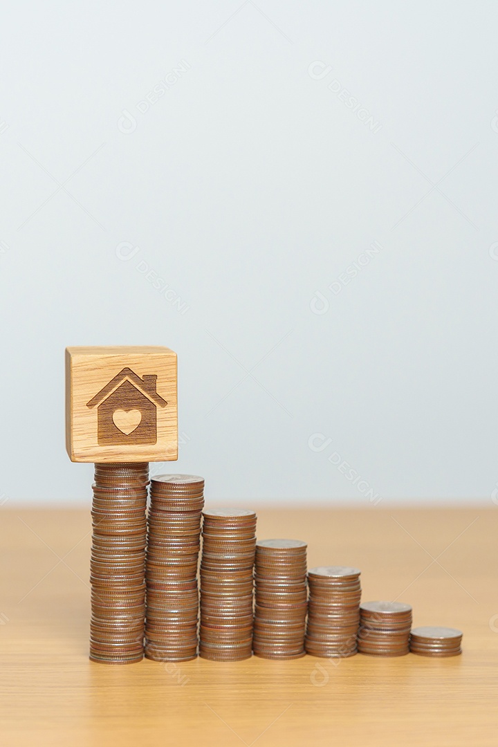 Poupança de dinheiro, investimento imobiliário, hipoteca de casa e conceitos financeiros imobiliários.