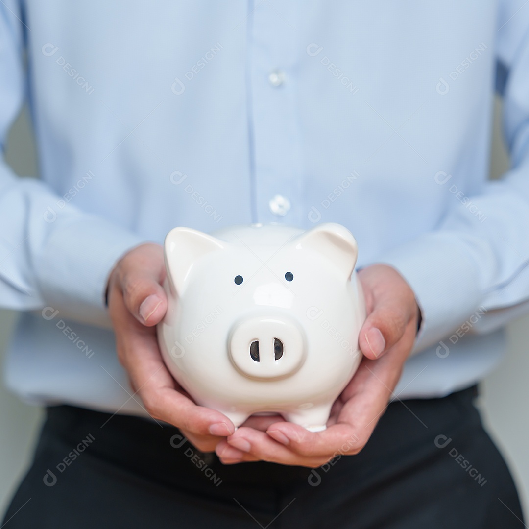 Poupança de dinheiro para plano futuro, fundo de aposentadoria, pensão, investimento, negócios de riqueza e conceitos financeiros.