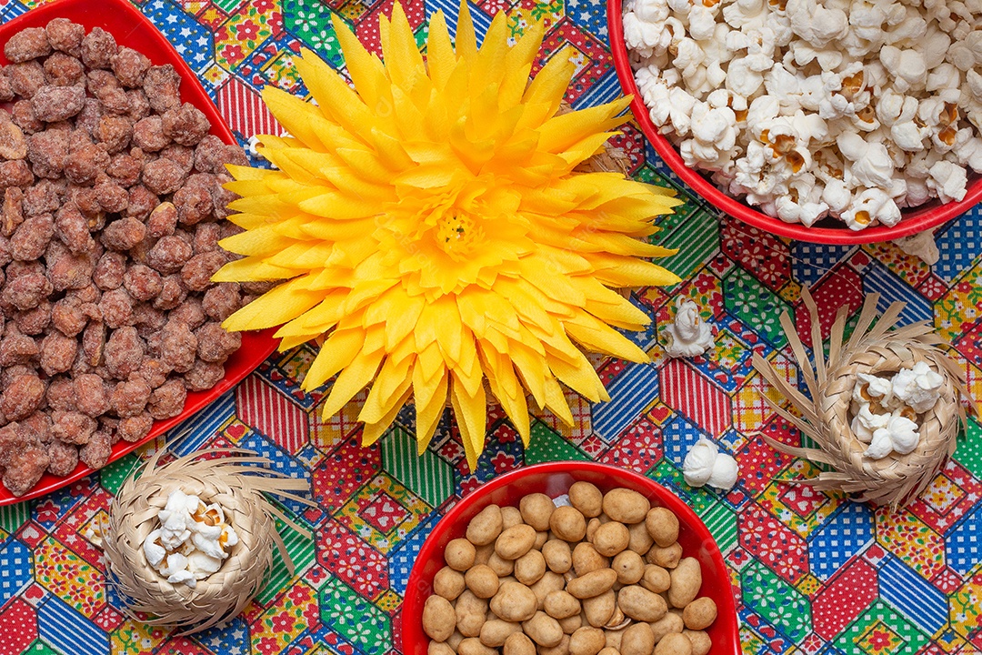 Tigela cheia de amendoim doce - festa junina brasileira