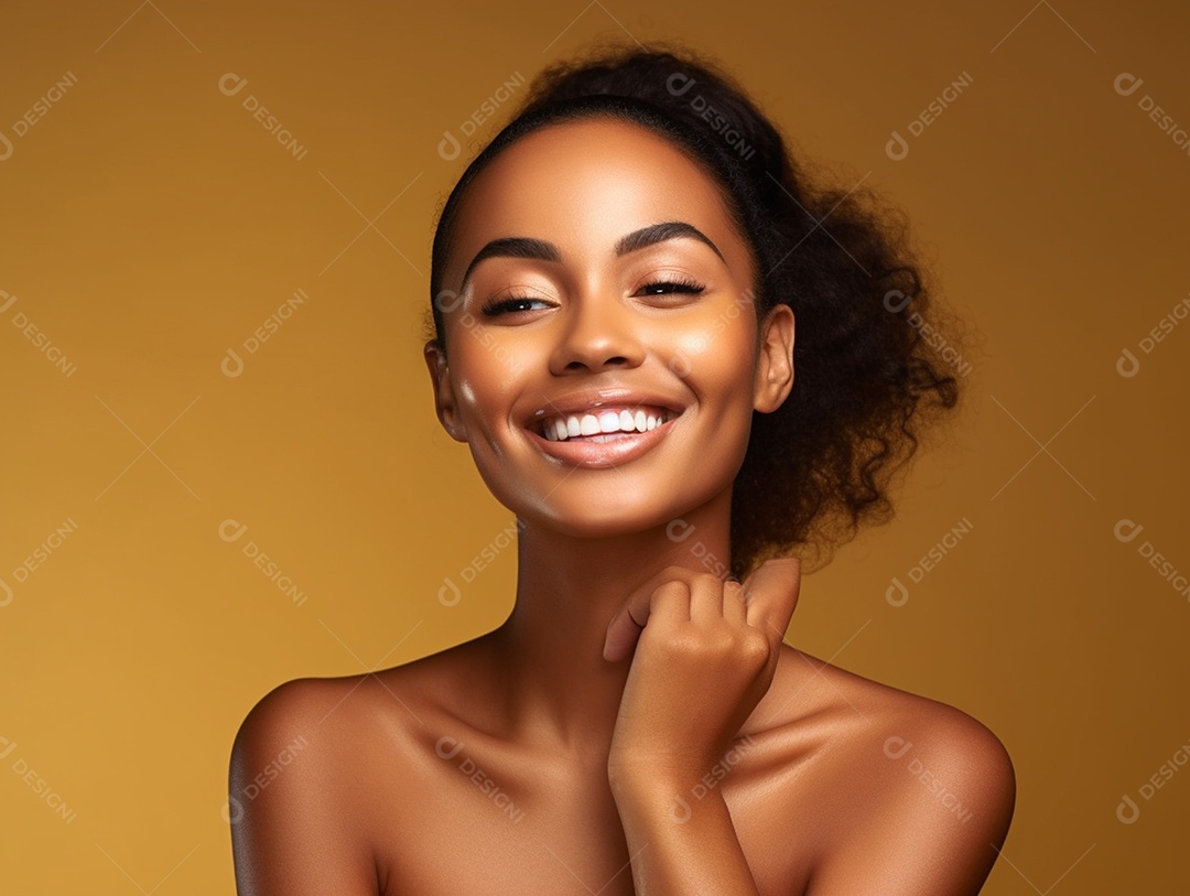 Detalhes de uma linda mulher negra sorridente
