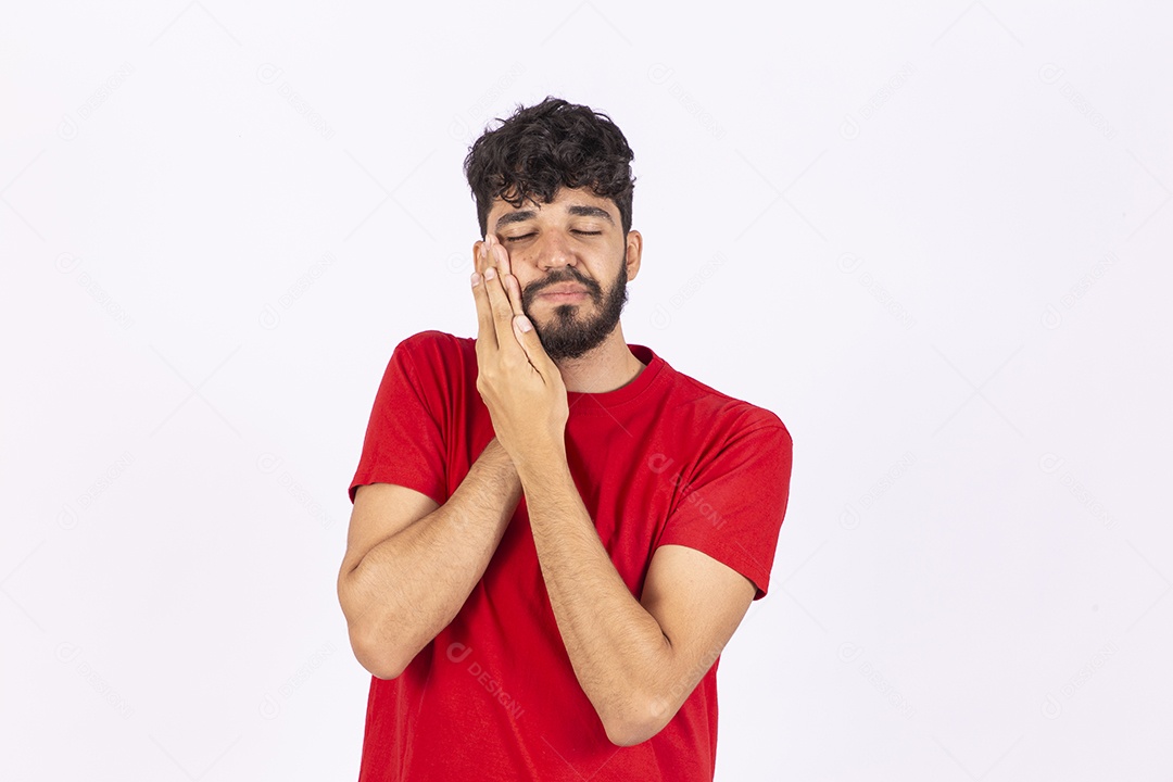 Homem jovem garoto barbudo sobre fundo isolado