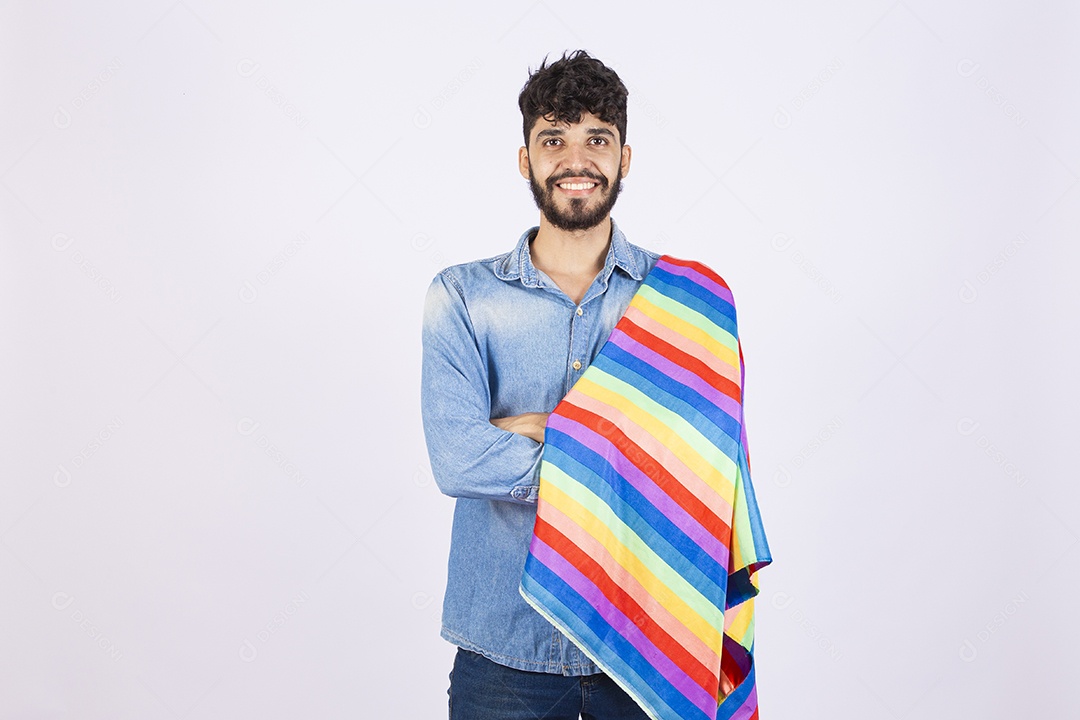 Homem jovem garoto segurando bandeira LGBTQI+
