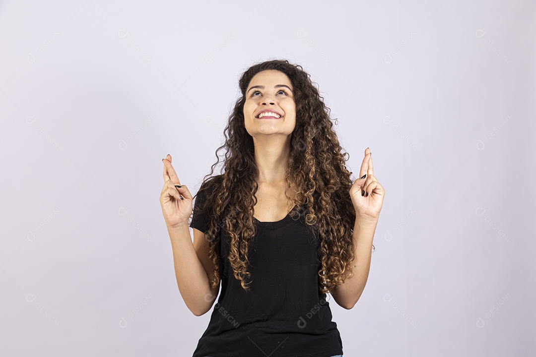 Linda mulher garota jovem sobre fundo isolado
