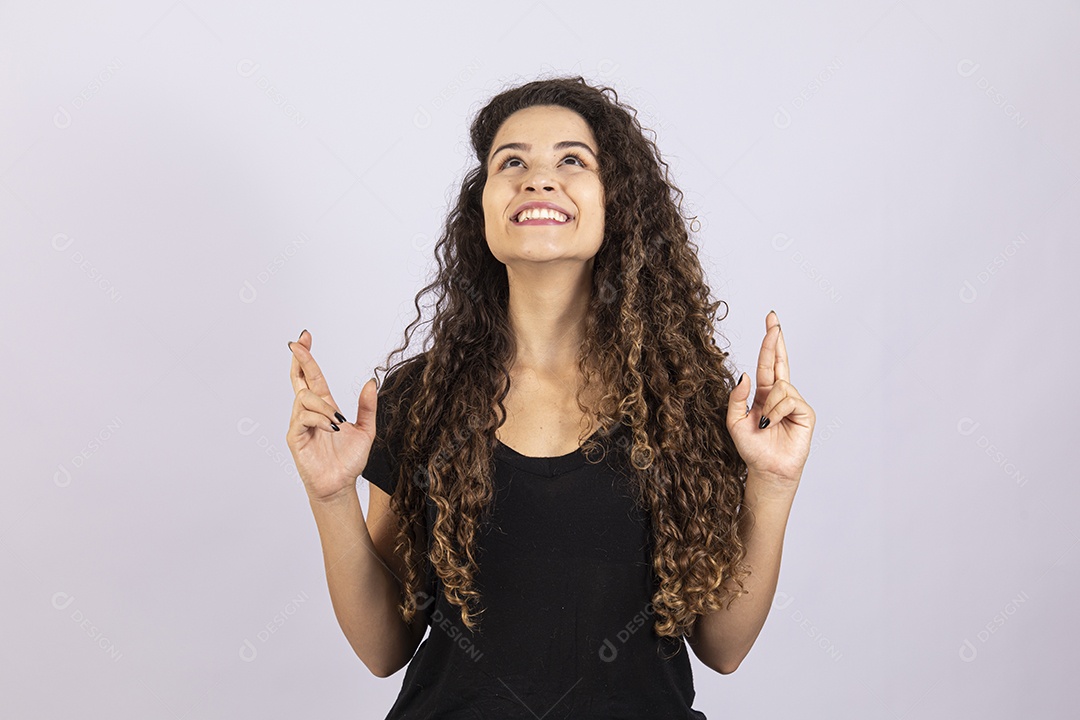 Linda mulher garota jovem sobre fundo isolado