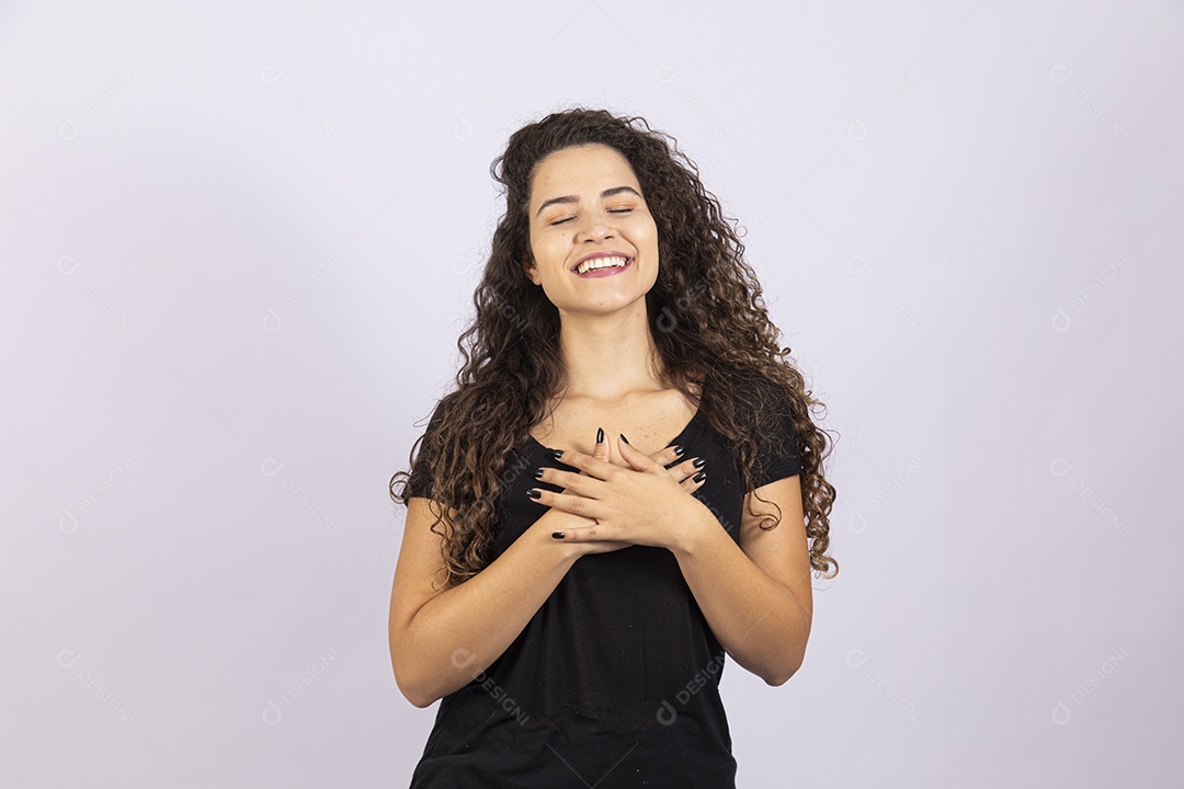 Linda mulher garota jovem sobre fundo isolado